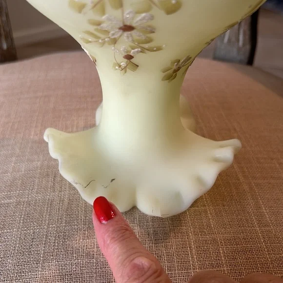 Vintage Fenton Ruffled Hand painted  Vase - Picture 5 of 10